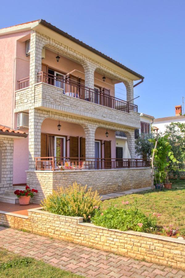 Comfortable Apartments In Peroj Near The Sea Bagian luar foto