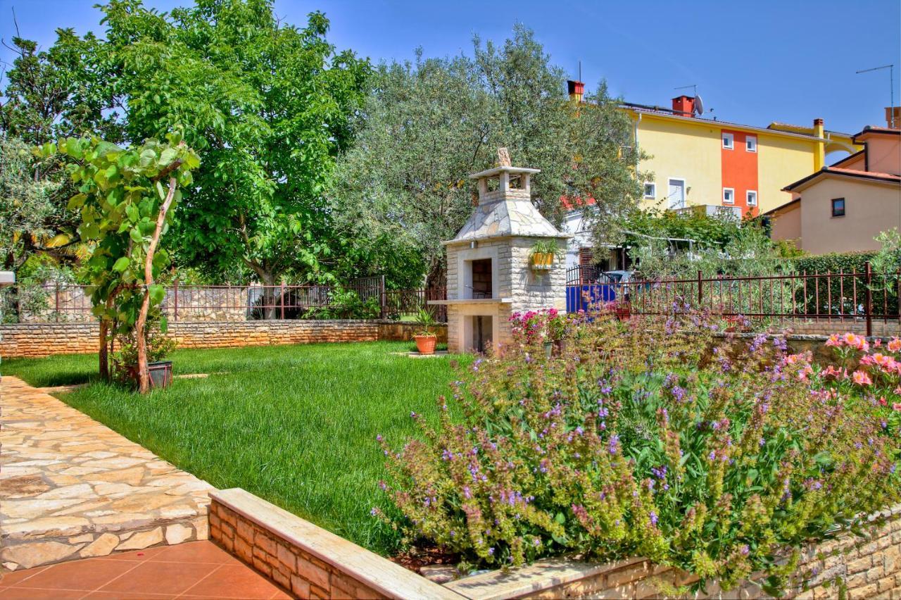 Comfortable Apartments In Peroj Near The Sea Bagian luar foto